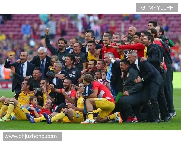 意甲激战：里昂大胜巴萨引发争议判罚全场沸腾