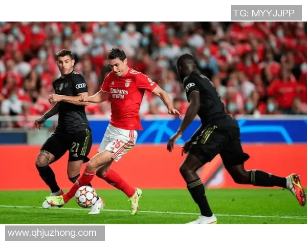 世界杯精彩对决本菲卡与那不勒斯激战成平局数据分析揭示比赛亮点与反转瞬间